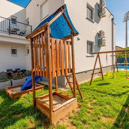 Lovely Apartment In Zadar With Wifi Zadar