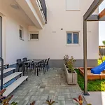 Apartment Lovely Apartment In Zadar With Wifi Zadar