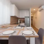 Lovely Apartment In Zadar With Wifi Apartment *