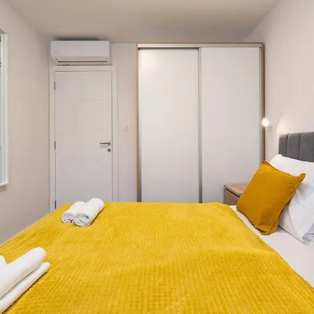 Lovely Apartment In Zadar With Wifi Apartment