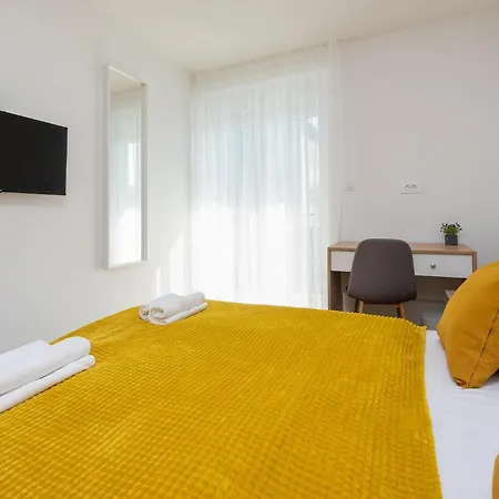 Apartment Lovely Apartment In Zadar With Wifi *