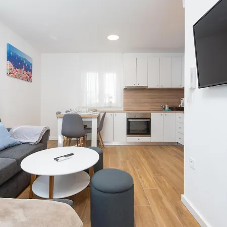 Lovely Apartment In Zadar With Wifi