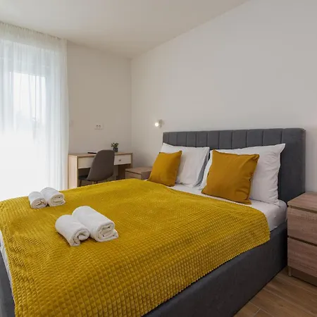 Apartment Lovely Apartment In Zadar With Wifi
